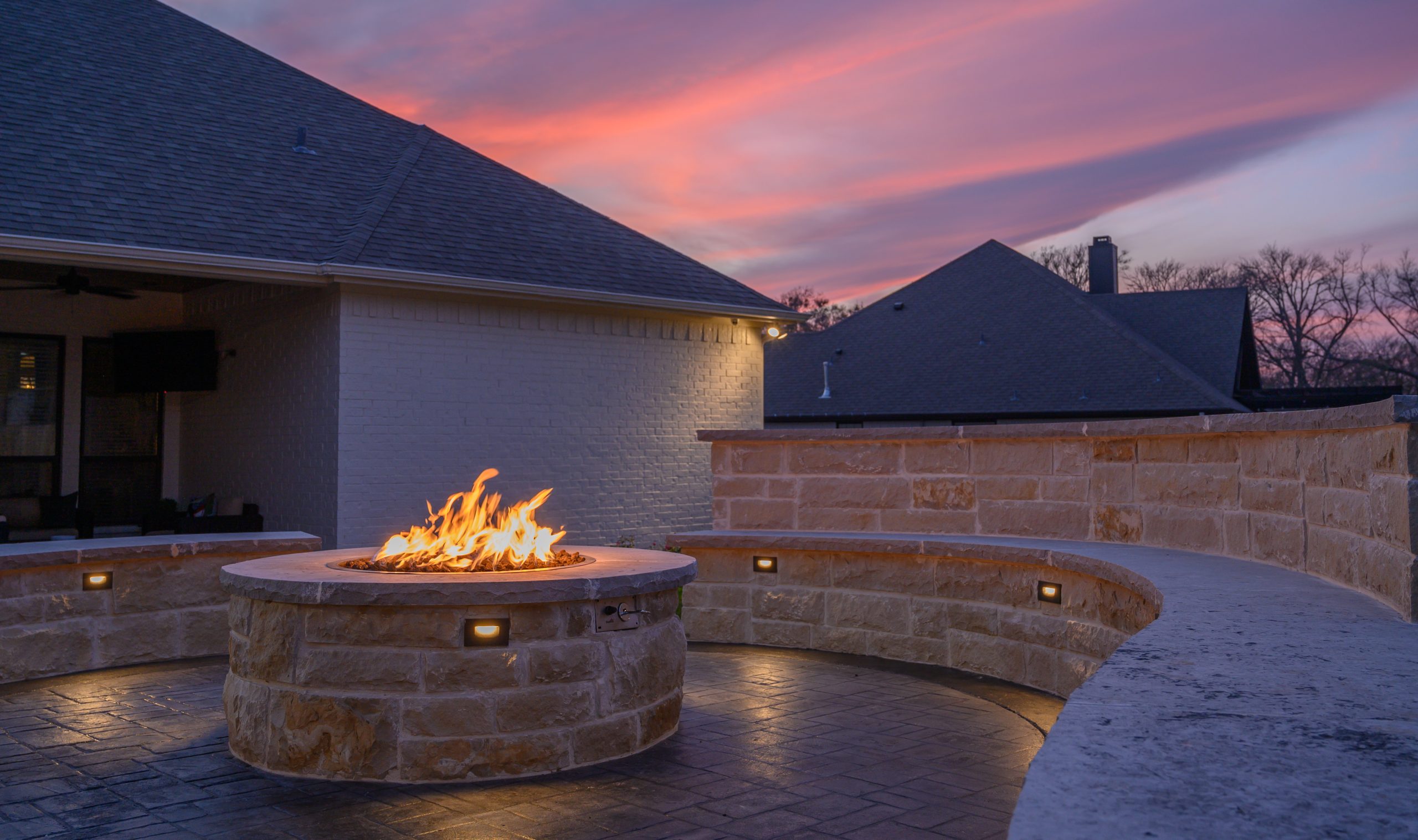 Outdoor fireplace pros and cons to consider h3 outdoors | h3 outdoor design & construction Outdoor Fireplace Pros and Cons to Consider H3 Outdoors