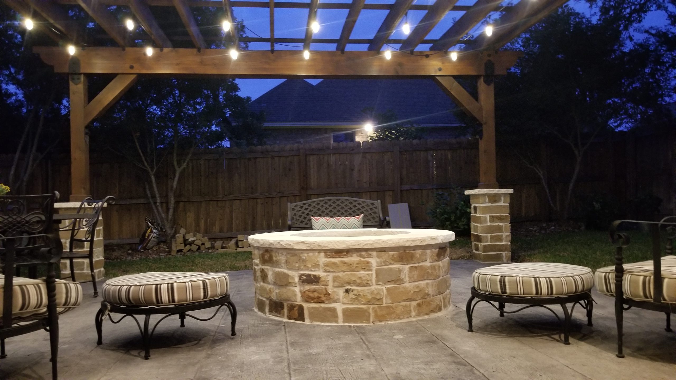 Light up the night: 9 types of lighting for outdoor living h3 | h3 outdoor design & construction Light Up the Night: 9 Types of Lighting for Outdoor Living H3