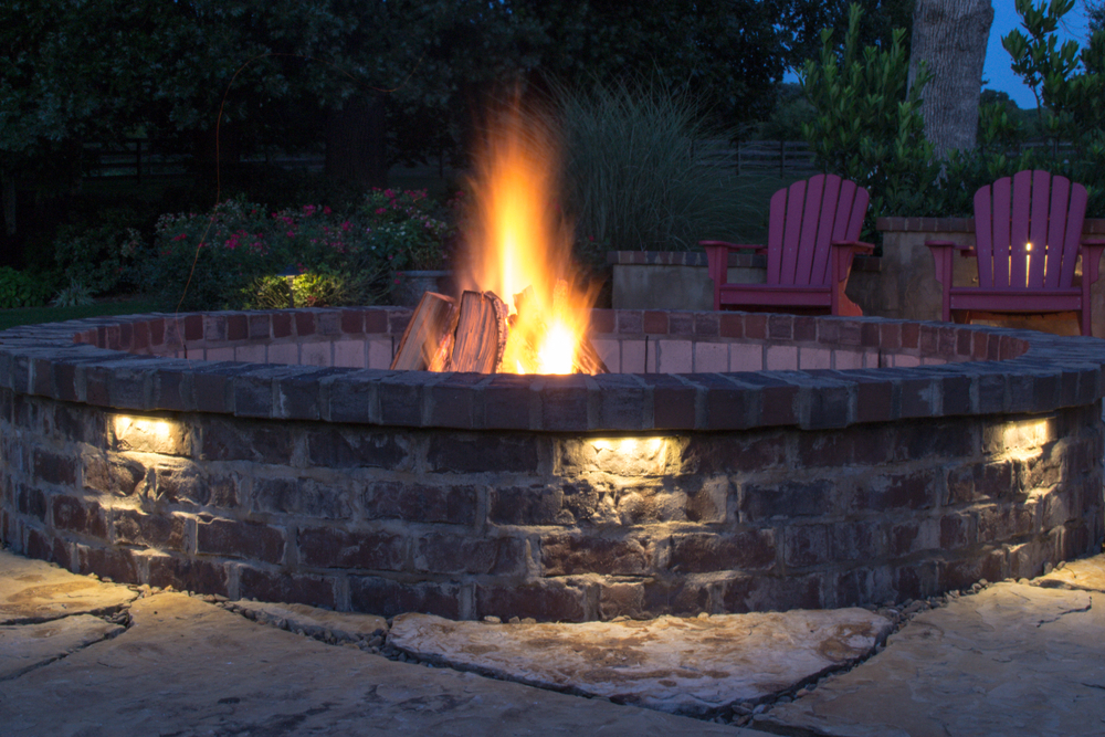 5 Types of Firepits for a Dreamy Fall Backyard