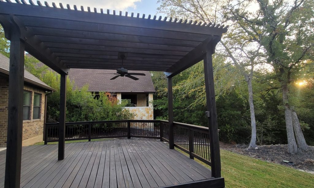 Choosing a Custom Pergola Builder for Your Outdoor Oasis Bryan, TX