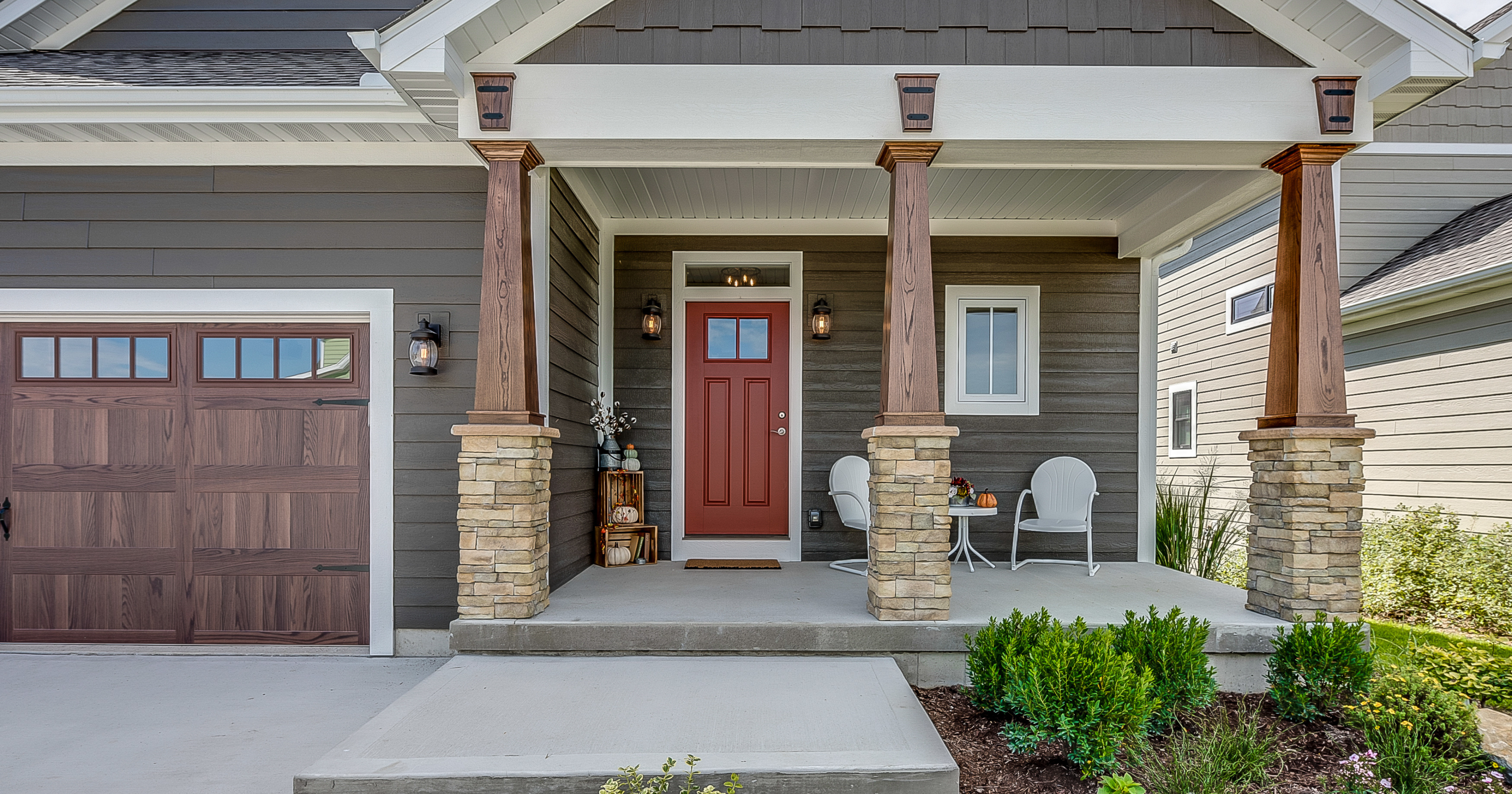 Intricately Designed Decorative and Ornate Columns Showcasing Classic Architectural Detailing